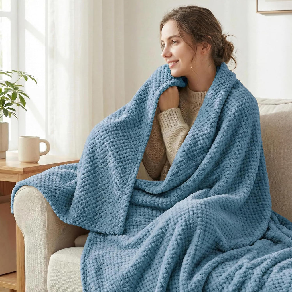 Exclusivo Mezcla Fleece Throw Blanket Extra Large, Super Soft and Warm Blankets for Couch, Sofa and Bed Waffle Textur... - Image 2